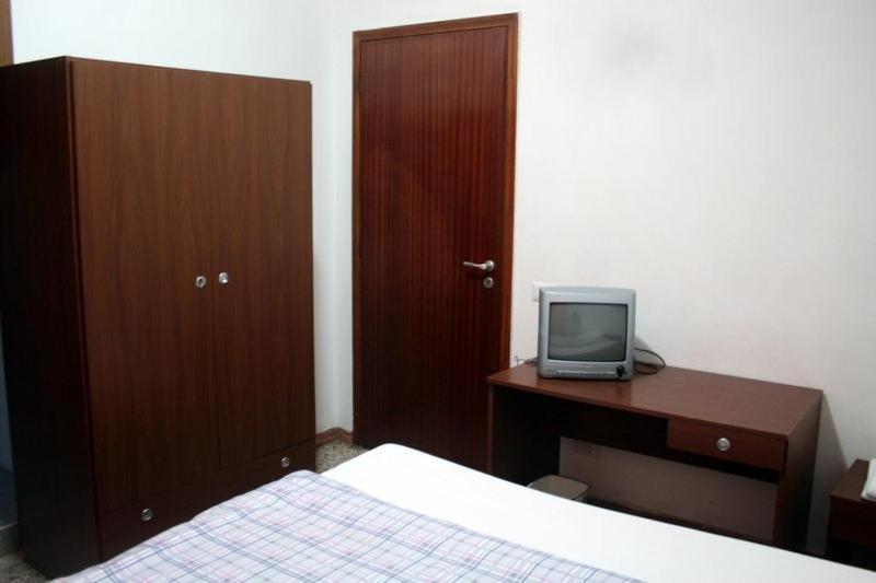 Family Inn Pero Habitación foto