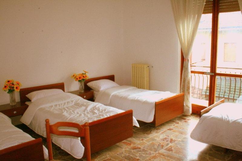 Family Inn Pero Habitación foto